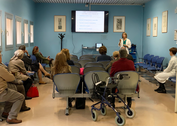 Incontro a tema nella sala d'attesa del Day Hospital